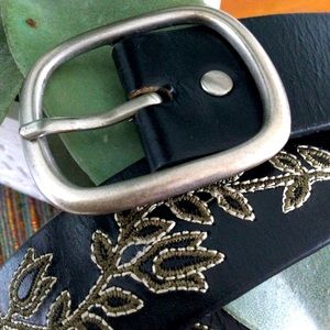 Pretty Dark Brown Vine Embroidered Belt. Sz OS